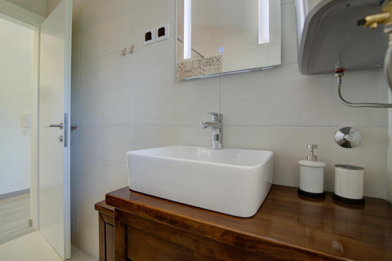 Visumapartments Senj  Esterno foto