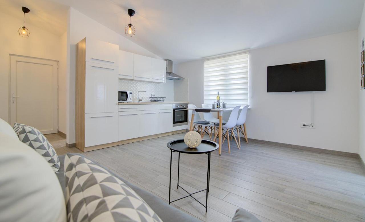 Visumapartments Senj  Esterno foto